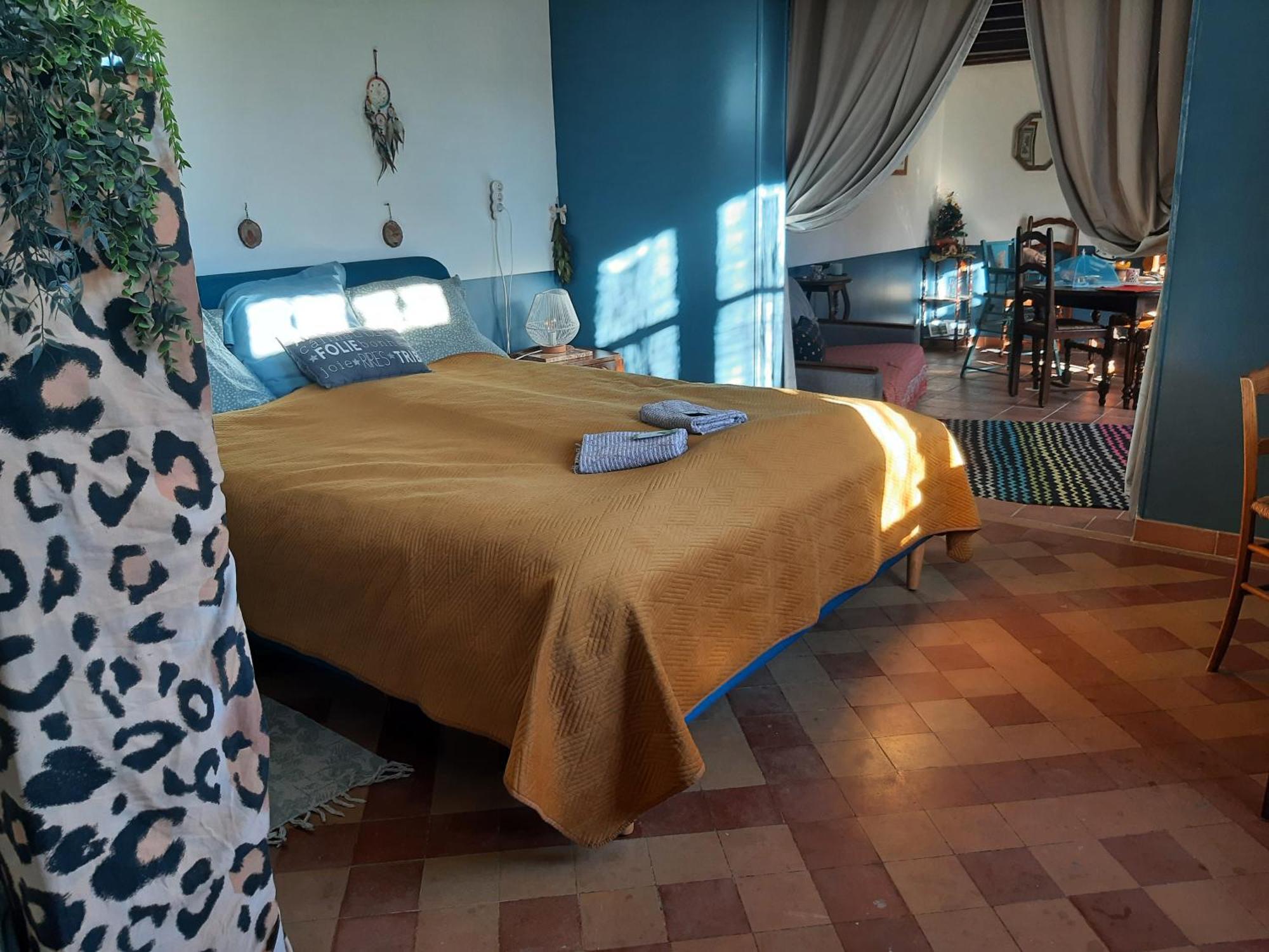 Notre Village Papillon Bed&Breakfast Neret Екстериор снимка