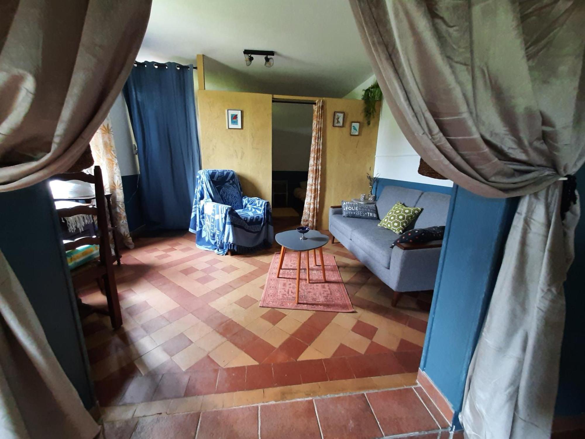 Notre Village Papillon Bed&Breakfast Neret Стая снимка